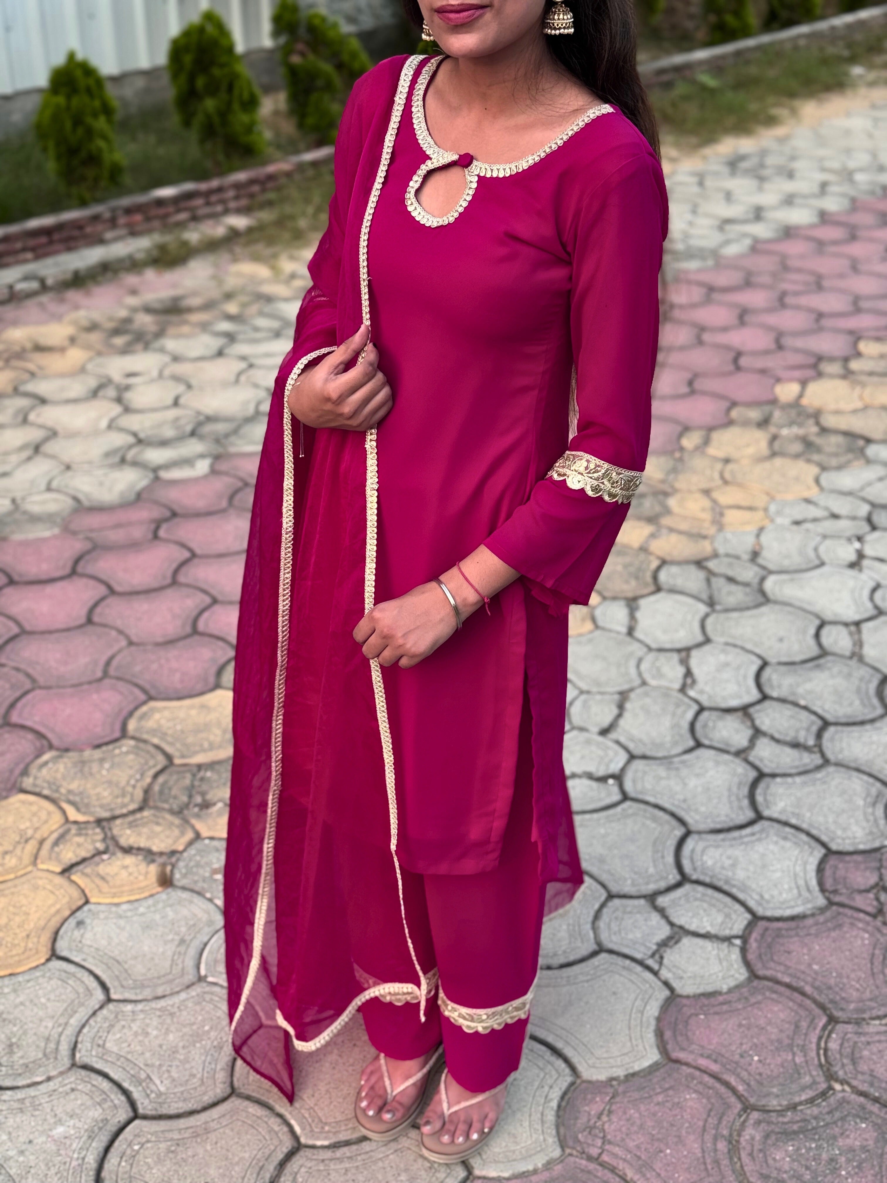 🌸 Gulabi Nazakat – Premium Suit Set 🌸